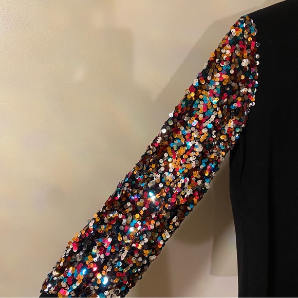 Standout Sequin Mock Turtleneck - Picture 4 of 8